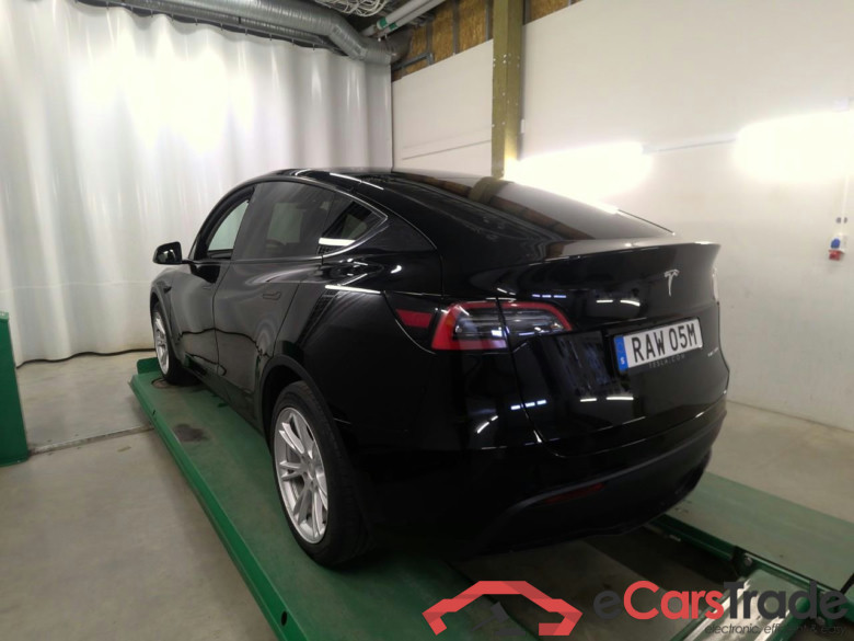 Tesla Model Y Long-Range AWD #4