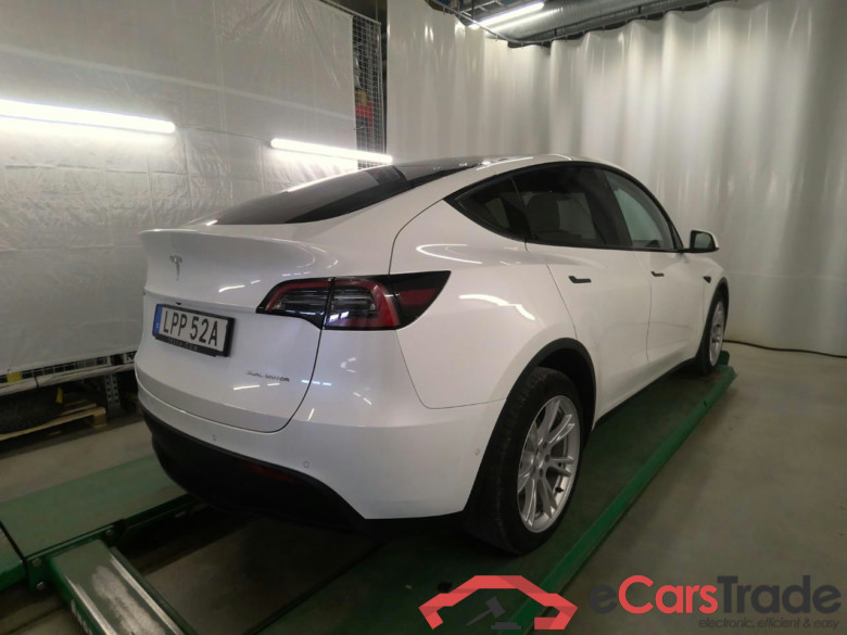 Tesla Model Y Long-Range AWD #3