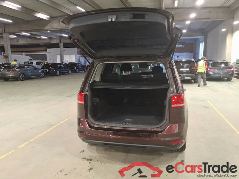 VOLKSWAGEN TOURAN DIESEL - 2015 1.6 TDi SCR Highline DSG (EU6.2) STOCK #3