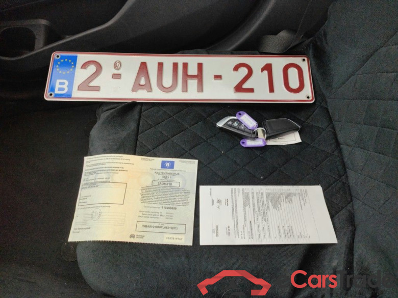 BMW 3 Reeks Berline 318dA (100 kW) 4d #4