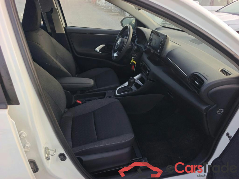 TOYOTA YARIS 1.5 120H Business Plus #6