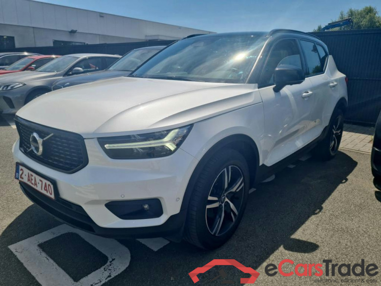 VOLVO XC40 1.5 T2 R-DESIGN #1