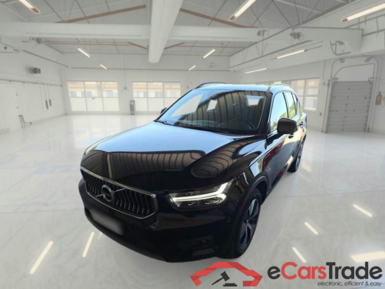 VOLVO XC40 / 2017 / 5P / SUV T5 PLUG-IN HYBRID AUTO RECH INSCRIP EXPR