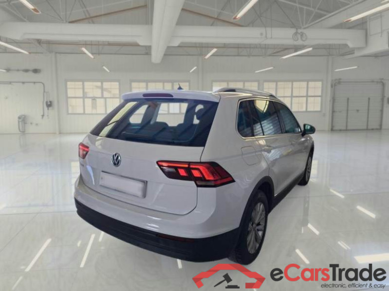 VOLKSWAGEN TIGUAN / 2016 / 5P / SUV 2.0 TDI SCR 110KW BUSINESS BMT DSG #2