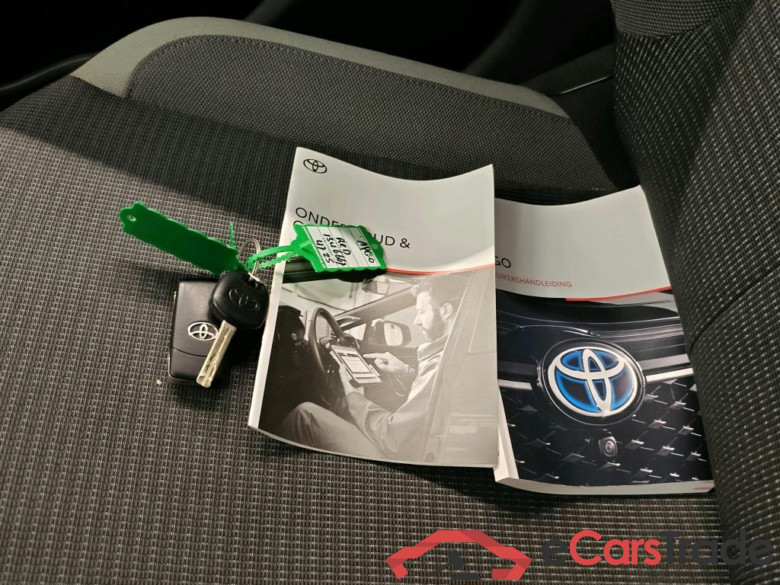 Toyota AYGO 1.0 VVT-i x-play 5d #4