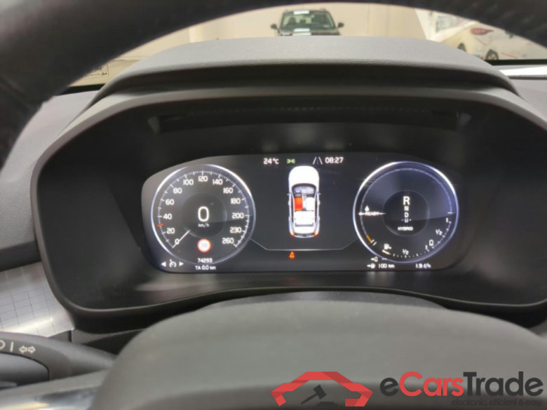 VOLVO XC40 / 2017 / 5P / SUV Recharge T4 211 DCT7 Business #6