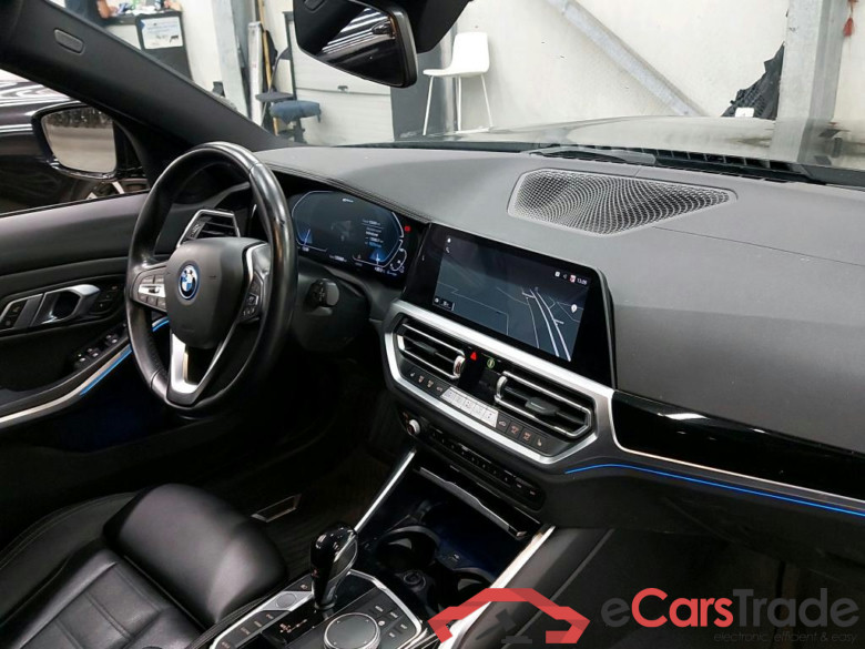 BMW - BMW 3 TOURING 320e 204PK Sport Pack Business Plus & Comfort With Vernasca Leather & Driving Assistant & Parking Assistant Pack Plus * HYBRID * #3