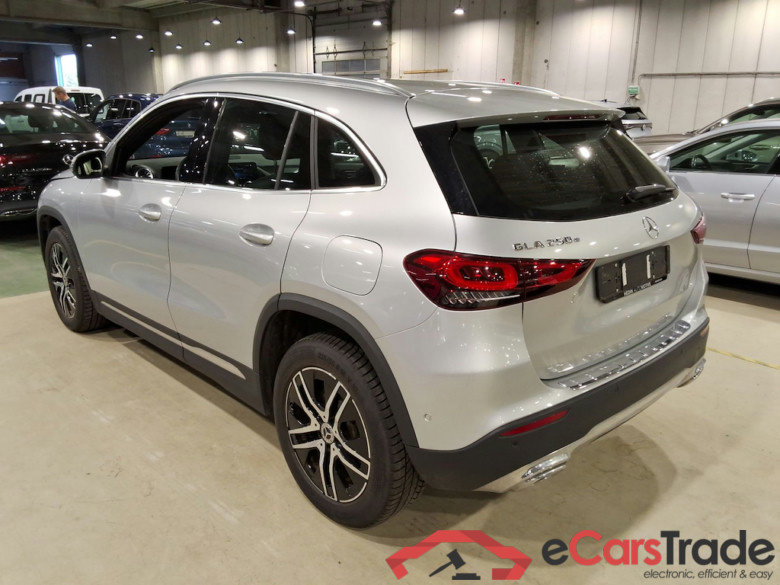MERCEDES-BENZ GLA 1.3 GLA 250 E DCT BUSINESS SOLUTION #1