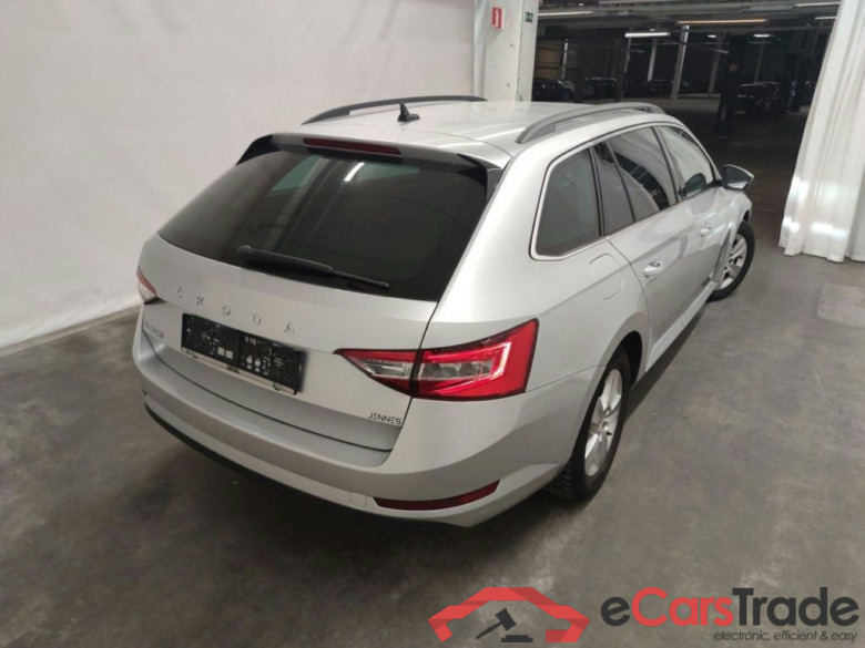 Skoda Superb Combi 1.5 TSI ACT 110kW Clever 5d #2