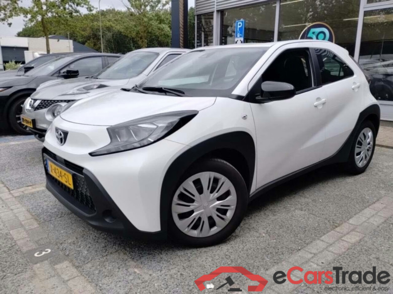 TOYOTA Aygo X 1.0 VVT-i MT Play #1