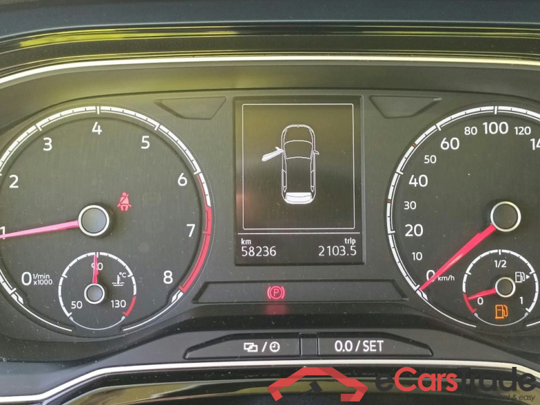 VOLKSWAGEN Polo / 2017 / 5P / berlina con portón United 1.0 TSI 81kW (110CV)(SP) #5
