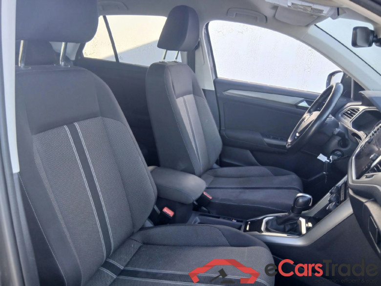 VOLKSWAGEN T-Roc / 2017 / 5P / todoterreno Advance 2.0 TDI 110kW (150CV) DSG (AC2) #6