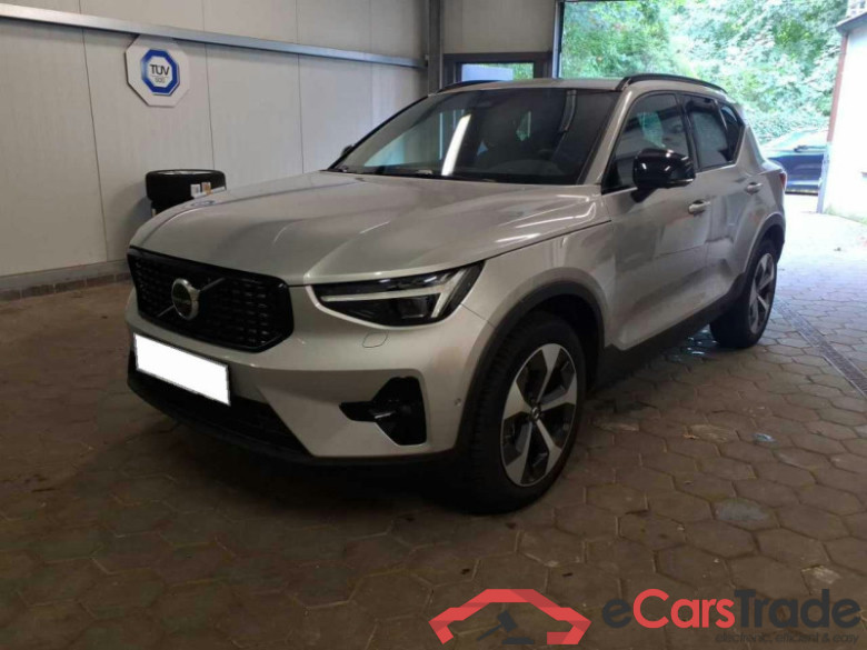 Volvo XC40 (2017->) DE - SUV5 B3 2WD EU6e, Plus Dark, (Facelift) 2024 - 2026 #1