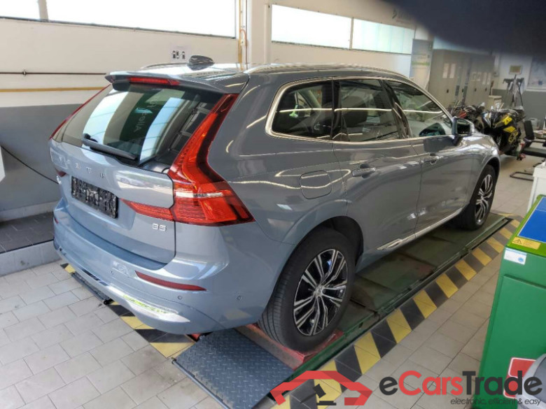 Volvo XC60 (03.2017->) DE - SUV5 B5 (Benzin) 2WD EU6d, Inscription Mild-Hybrid, (Facelift) 2021 - 2022 #3