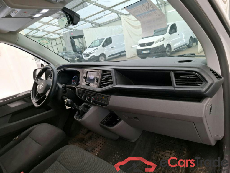 VOLKSWAGEN Transporter 2019 4P Fourgon tôlé 2 0 TDi 150 4MO L1H1 Business Line #5