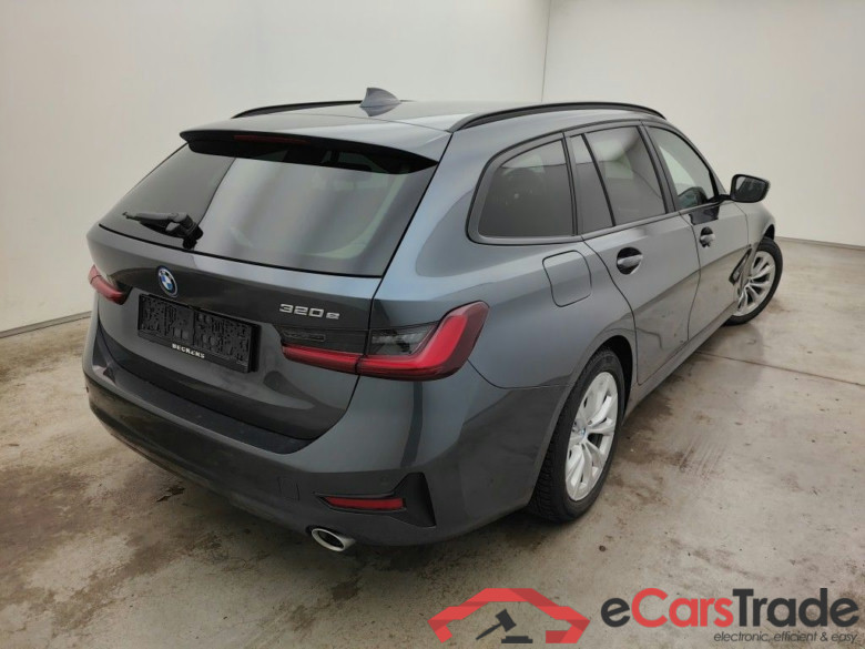 BMW 320e Plug-In Hybrid Aut. LED LC-Pro Hi-Fi Navi 1/2 Sport-Leather KeylessGo Camera Klima PDC ... #3