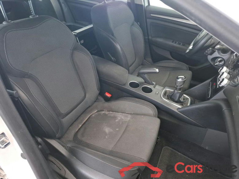 Megane IV Berline 5 ptes. Société Air Nav 1.5 dCi 115CV BVM6 E6d #6
