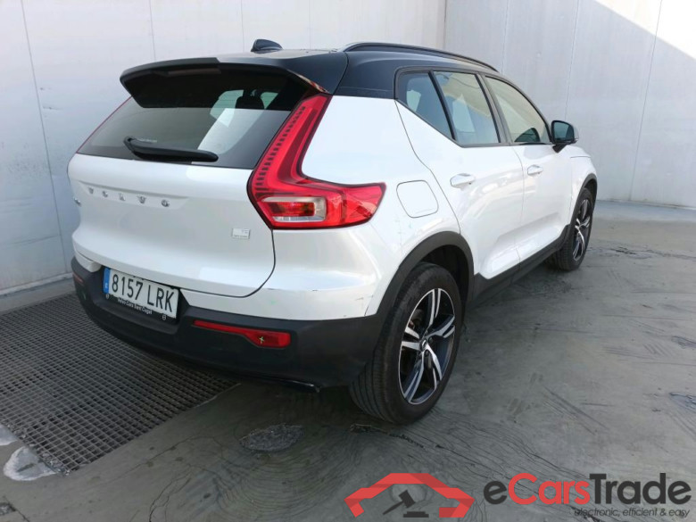 VOLVO XC40 / 2017 / 5P / todoterreno 1.5 T5 Twin Recharge R-Design Auto #2