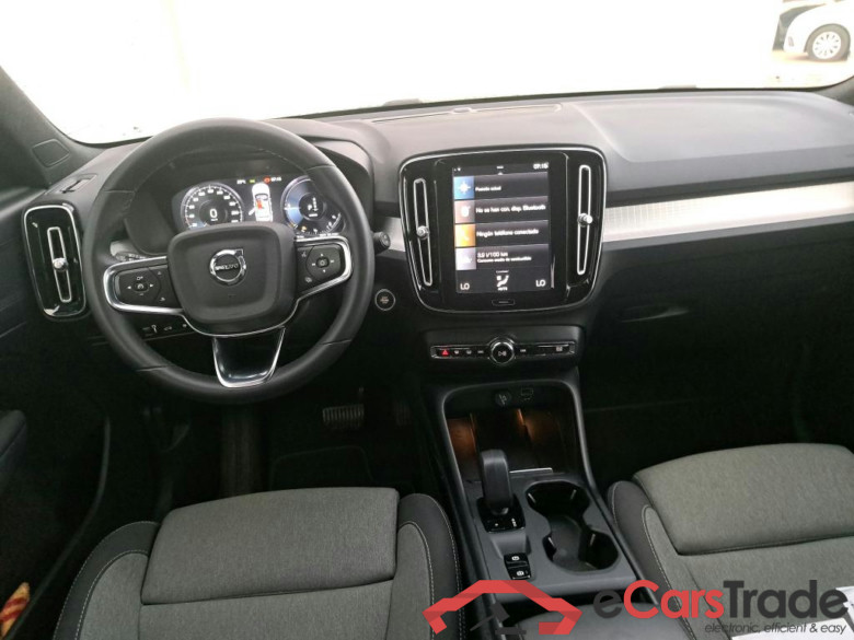 VOLVO XC40 / 2021 / 5P / todoterreno 1.5 T4 Recharge PHEV Core Auto #3
