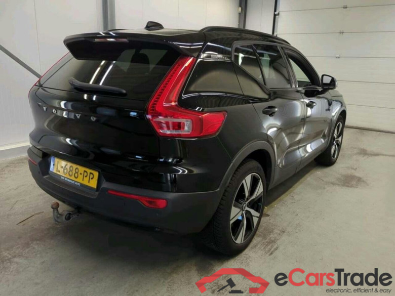 VOLVO XC40 Recharge P8 AWD RDes #2