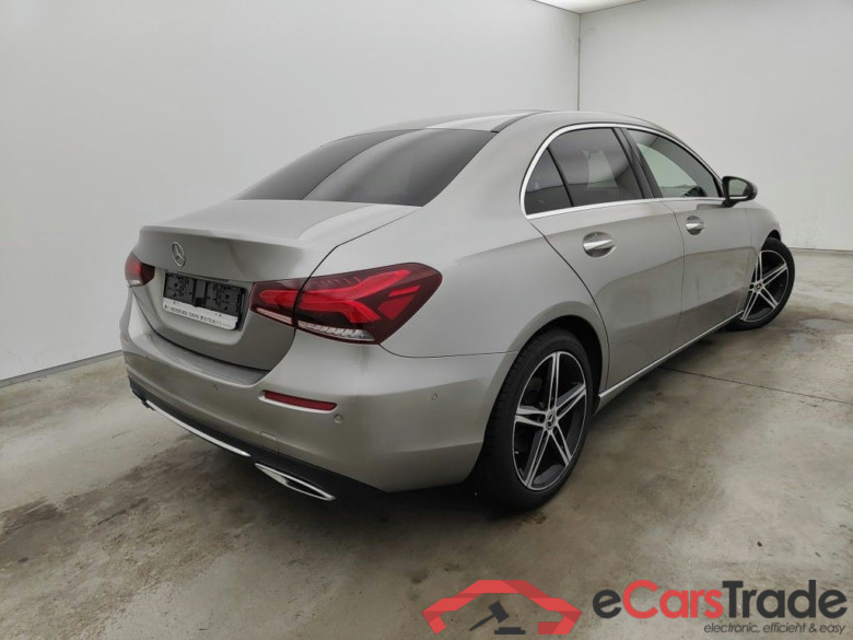 Mercedes-Benz A-Klasse Limousine A 180 d DCT Launch Edition 4d #4