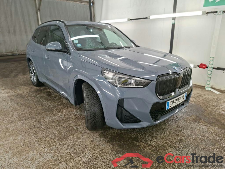 Série iX1 30 xDrive M Sport 64kWh BVA #5