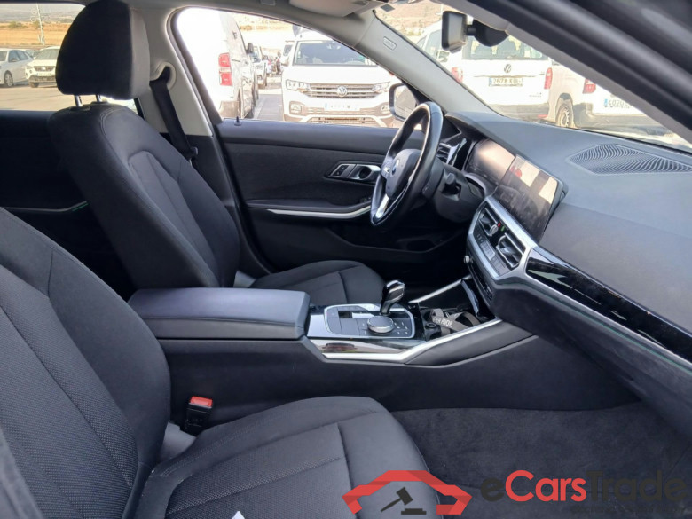 BMW Serie 3 / 2019 / 5P / familiar 318d Auto.Touring #6