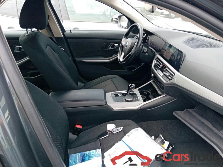 BMW Serie 3 / 2018 / 4P / sedán 318d Auto. #6