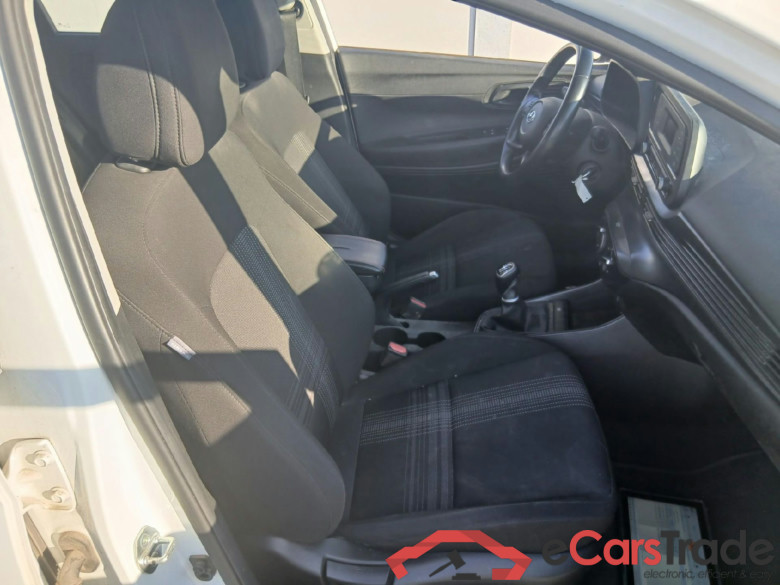 HYUNDAI i20 / 2020 / 5P / berlina con portón 1.0 TGDI 74kW (100CV) 48V Essence #6