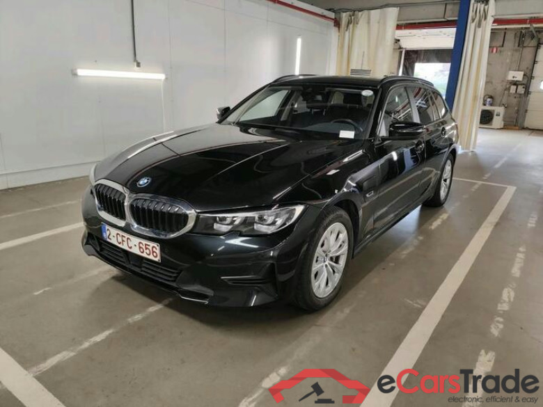 BMW 3 Reeks Touring 3 Reeks Touring 330e (215 kW) (PHEV) 215kW/292pk  5D/P Auto-8