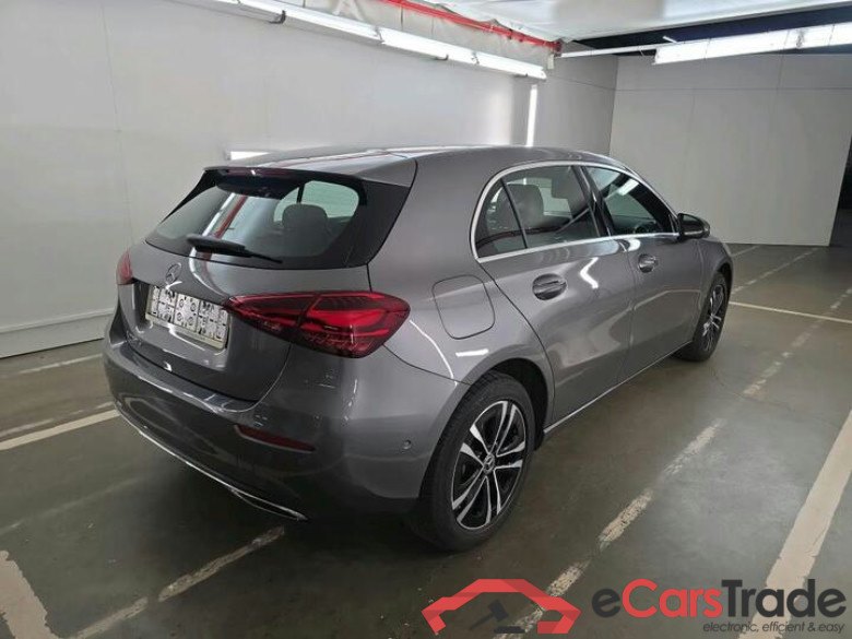 Mercedes A-Klasse Classe A A 250 e Business Line (PHEV) 160kW/218pk  5D/P Auto-8 - CO2 incomplet #4