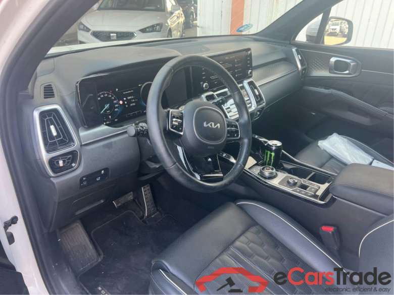 KIA Sorento / 2020 / 5P / todoterreno 1.6 T-GDi HEV Emotion 4x4 7pl (P.Luxury) #3