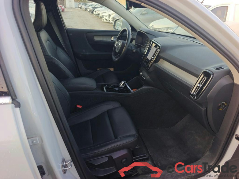 VOLVO XC40 / 2017 / 5P / todoterreno 1.5 T4 Twin Recharge Inscription Auto #6