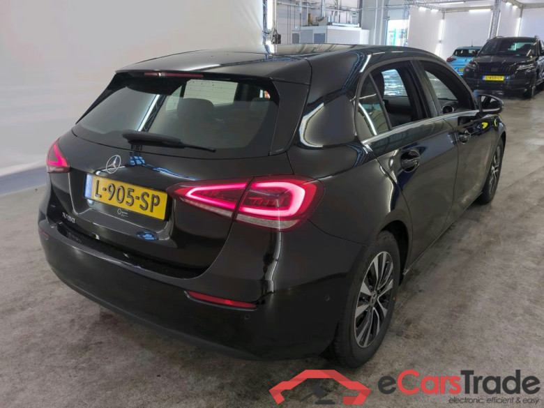 Mercedes-Benz A-Klasse A 180 Business Solution 5d + Pano #2