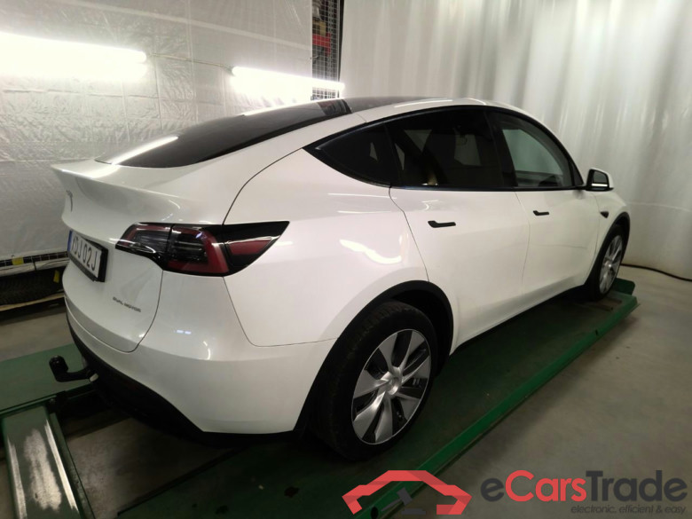 Tesla Model Y Long-Range AWD #3