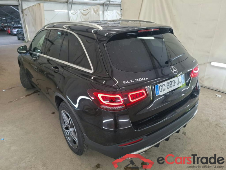 MERCEDES-BENZ GLC / 2019 / 5P / SUV 2.0 GLC 300 E AMG LINE 4MATIC #3
