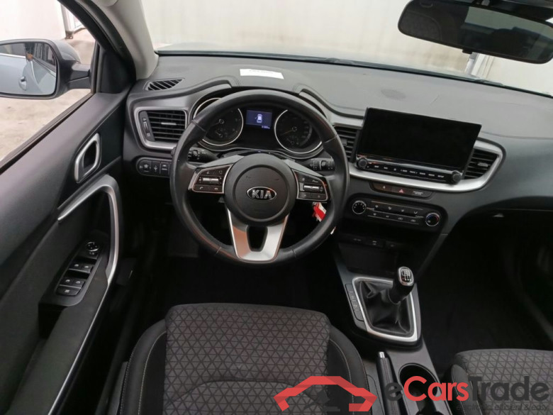 KIA CEED DIESEL - 2018 1.6 CRDi 116 Navi Edition ISG (EU6d-TEMP) 5d #6