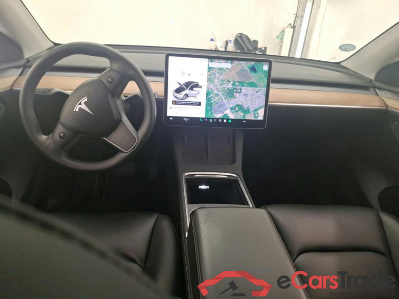 TESLA Model Y / 2021 / 5P / SUV RWD #6