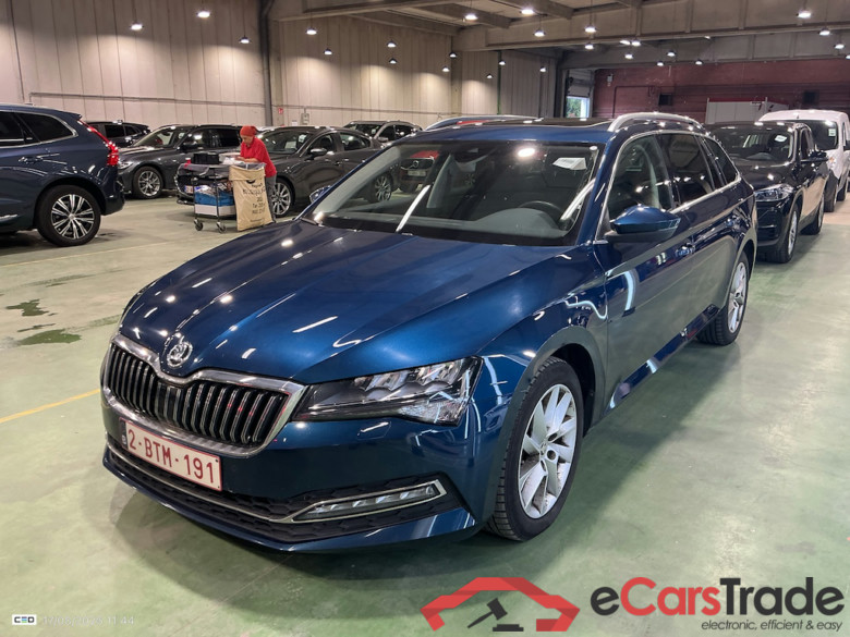 SKODA SUPERB COMBI 2.0 CRTDI 110KW DSG7 CLEVER+
