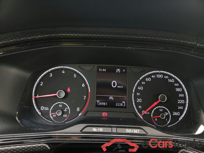 VOLKSWAGEN T-Cross / 2018 / 5P / todoterreno Advance 1.0 TSI 85kW (115CV) DSG (AC) #4