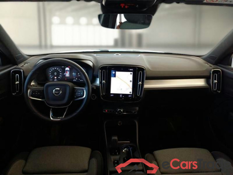 VOLVO XC40 / 2021 / 5P / SUV T5 RECHARGE PLUG-IN AUTO CORE #3