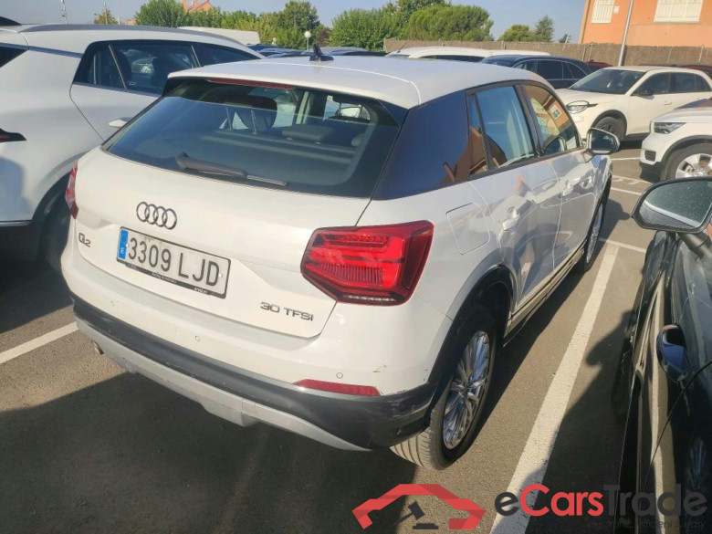 AUDI Q2 / 2016 / 5P / todoterreno Design 30 TFSI 85kW (116CV) (AC) #2