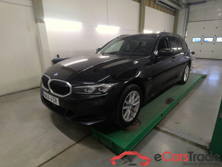 330e xDrive Touring Aut #1