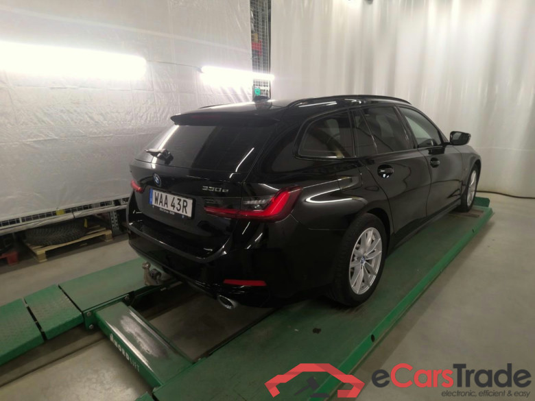 330e xDrive Touring Aut #4