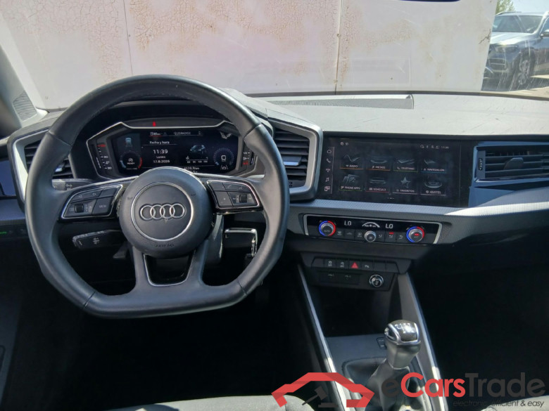 AUDI A1 / 2018 / 5P / berlina con portón Sportback Adrenalin 30 TFSI 81kW (110CV)(SP) #3