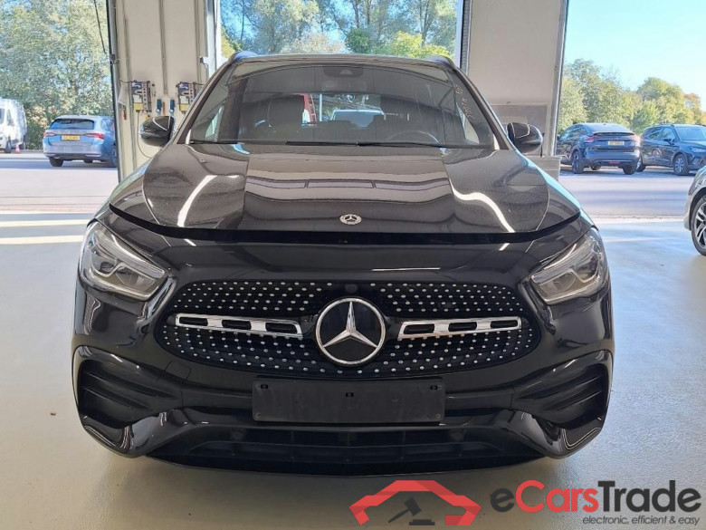 Mercedes GLA 200d AMG Night Aut. LED Widescreen Ambient Navi 1/2 Sport-Leather-Alcantara KeylessGo Camera Klima PDC ... #2