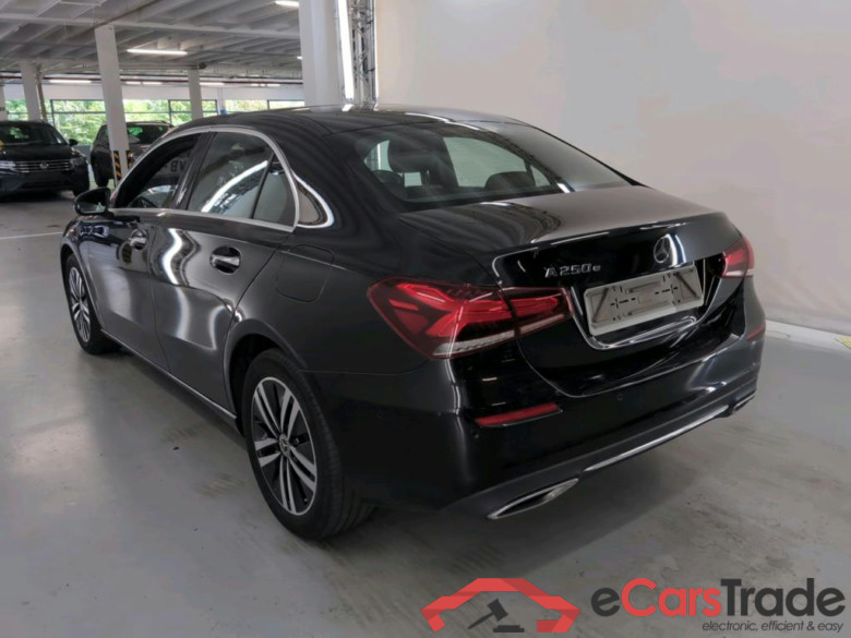 MERCEDES-BENZ A-CLASS LIMOUSINE 1.3 A 250 E BUSINESS SOLUTION DCT #3