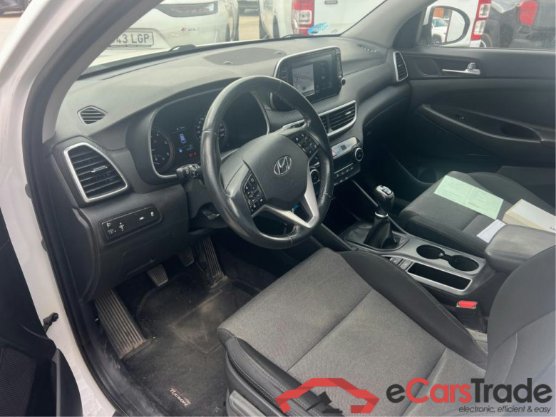 HYUNDAI Tucson / 2018 / 5P / todoterreno TUCSON CRDI 1.6 116CV 48V 4X2 SLE SKY(SL)(SP) #3