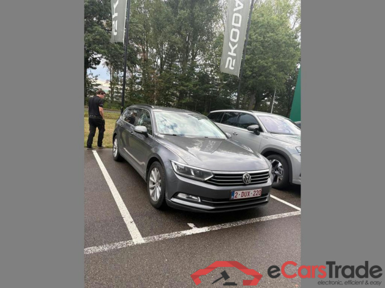 VOLKSWAGEN Passat Variant Dsl Passat SW 2.0 CR TDi Comfortline #1