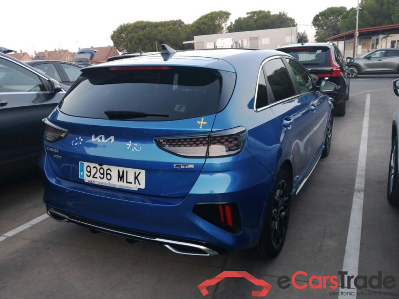 KIA Ceed / 2021 / 5P / berlina con portón 1.6 MHEV iMT 100kW (136CV) GT Line #2